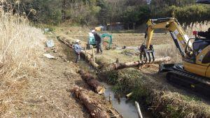 ワンデイチャレンジによる作業（土羽水路補修）